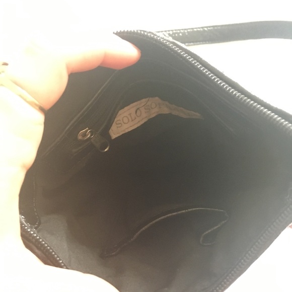 SOLD Black crossbody Solo Soprani purse - Picture 3 of 5